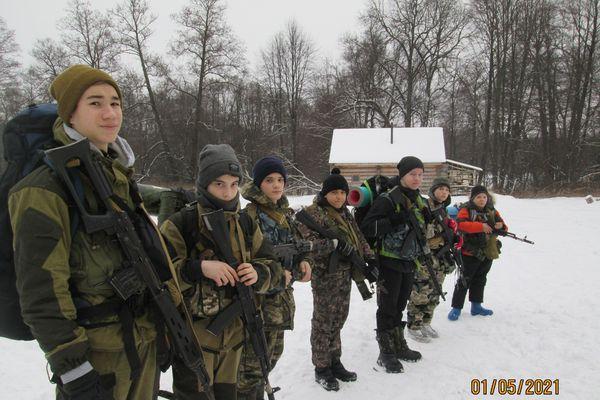 На зимних сборах юные защитники Отечества преодолели 80 км