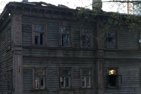 Администрацию Нижнего Новгорода обязали решением суда признать аварийным дом на Нижневолжской набережной