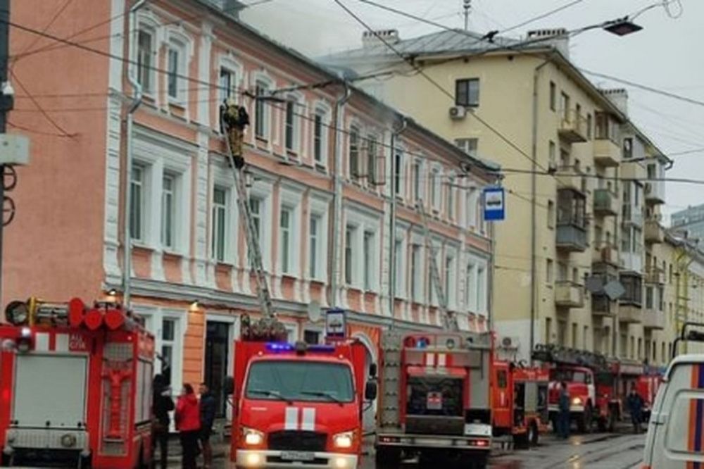Два человека пострадали при пожаре на улице Пискунова в Нижнем Новгороде