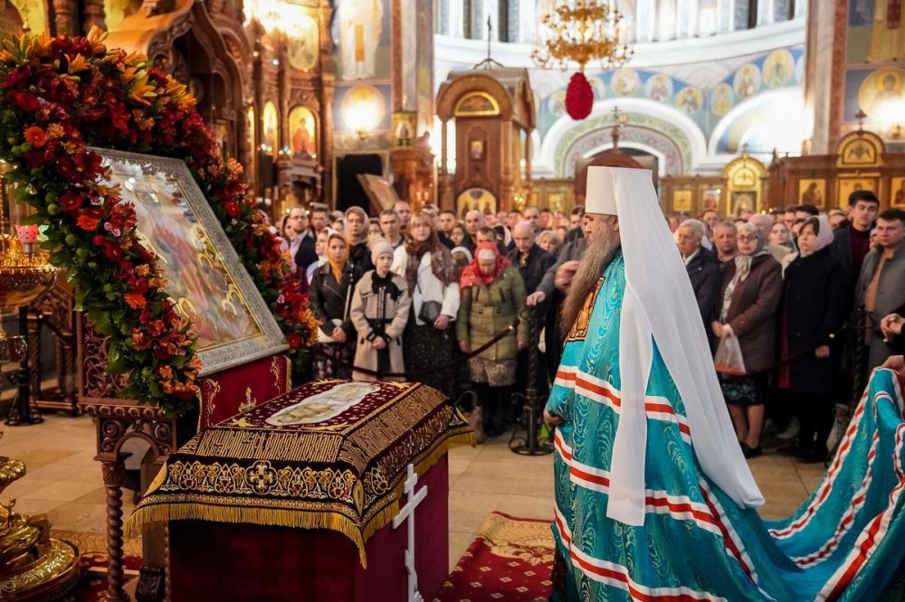 Фото Митрополит Георгий возглавил пасхальное богослужение в Нижнем Новгороде - Новости Живем в Нижнем