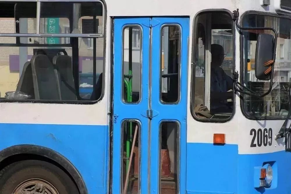 Девочка пострадала при взрыве колеса троллейбуса №31 в Нижнем Новгороде