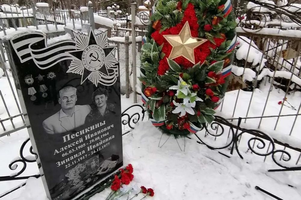 Новый памятник герою ВОВ установили на кладбище в Нижнем Новгороде