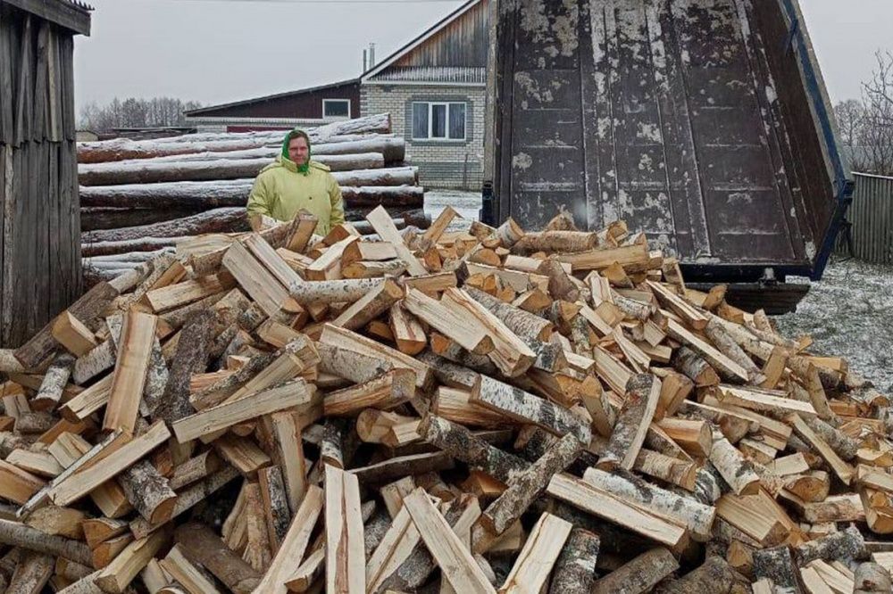 Матери мобилизованного привезли машину дров в Нижегородской области