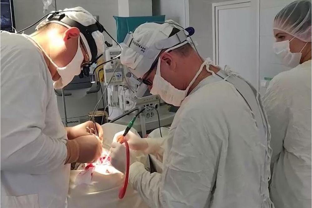 Нижегородские врачи удалили опухоль размером с теннисный мяч из головы пациента