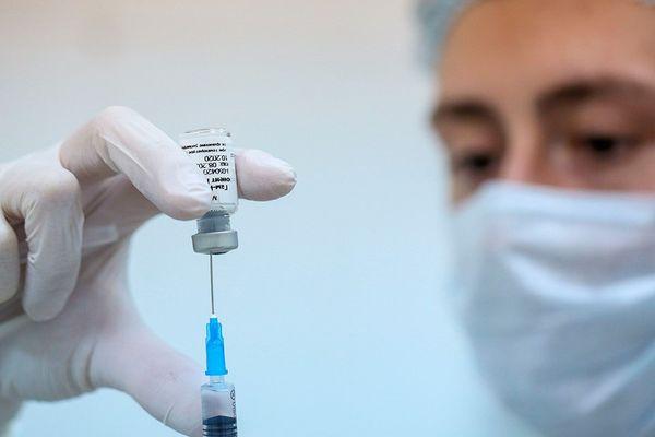 Фото Нижегородцы начали массово записываться на вакцинацию от коронавируса - Новости Живем в Нижнем