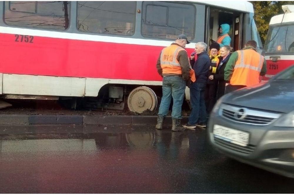Трамвай сошел с рельсов в Сормовском районе 29 сентября