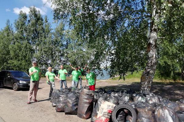 57 мешков мусора собрали волонтеры на Силикатном озере в Сормове