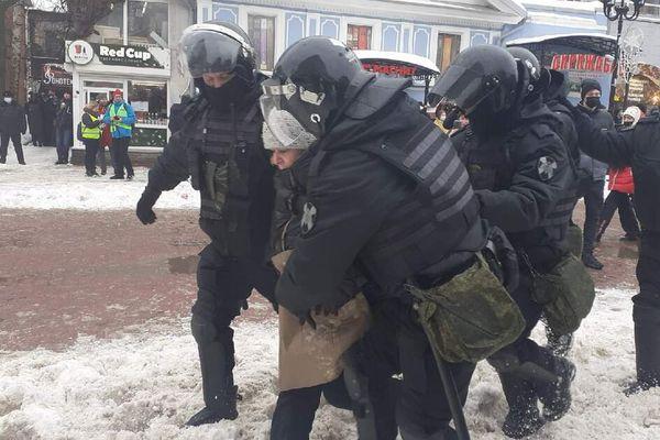 Фото Семерых участников несогласованного митинга оштрафовали в Нижнем Новгороде - Новости Живем в Нижнем