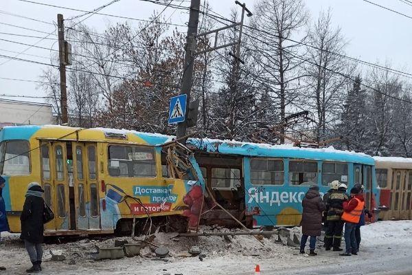 Трамвай сошел с рельсов в Нижнем Новгороде 20 января 2021