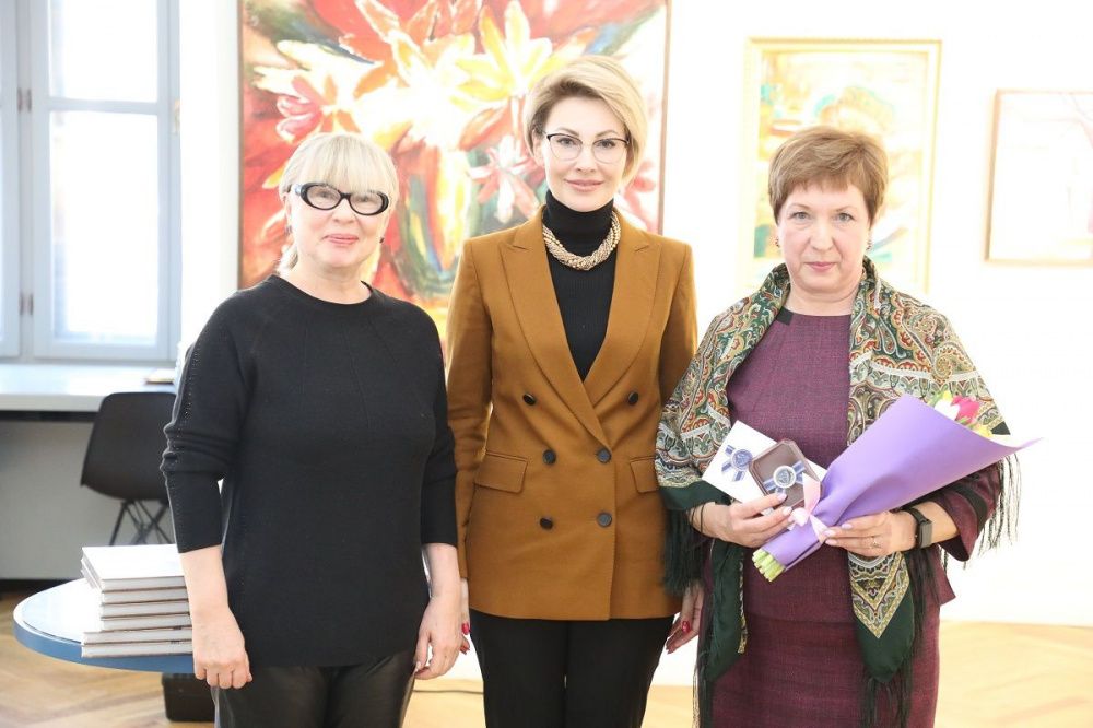 Жительнице Шахуньи вручили награду «Посол культуры Союза женщин России»