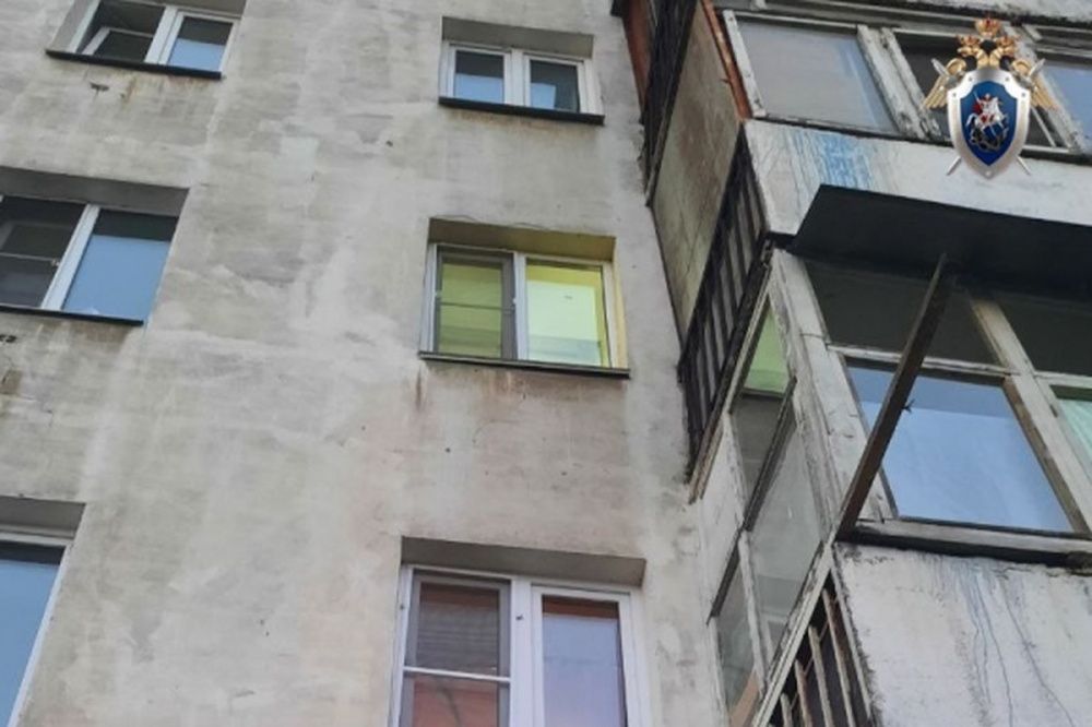 Годовалый мальчик выпал из окна 4 этажа в Нижнем Новгороде