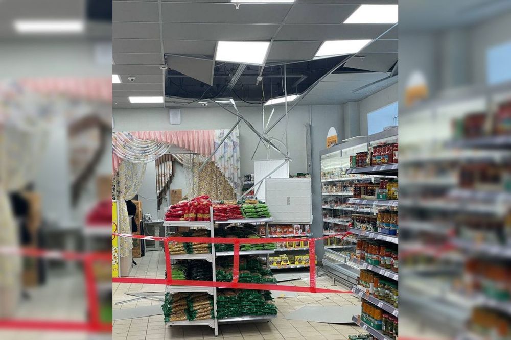 Потолок обрушился в одном из магазинов города Дзержинска
