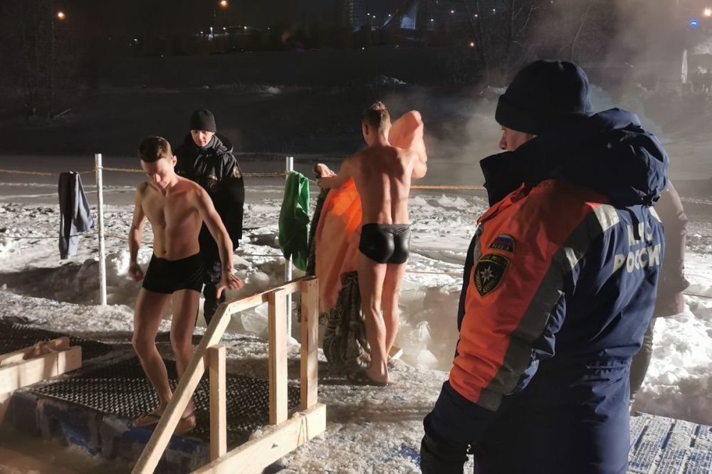 Врач рекомендовала нижегородцам купаться на Крещение не больше 30 секунд