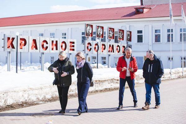 Потомки Максима Горького посетили завод "Красное Сормово" в Нижнем Новгороде
