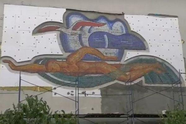 Мозаику с пловцом восстановили на здании спортклуба «Торпедо» в Нижнем Новгороде