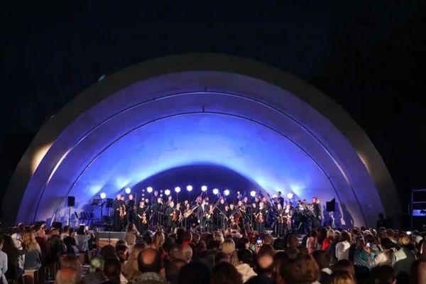 Первый концерт состоялся на восстановленной сцене «Ракушка» в Александровском саду