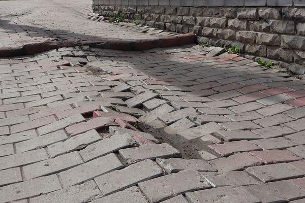 Фото Тротуар в Советском районе пошел волной после коммунальных работ - Новости Живем в Нижнем
