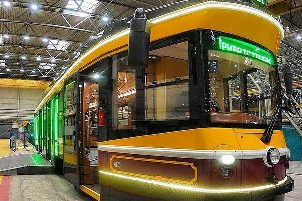 Ретро-трамвай начал курсировать по городскому кольцу в Нижнем Новгороде
