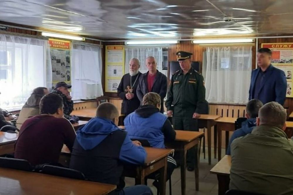 Мобилизованных лысковчан проводили на сборный пункт в Нижегородской области