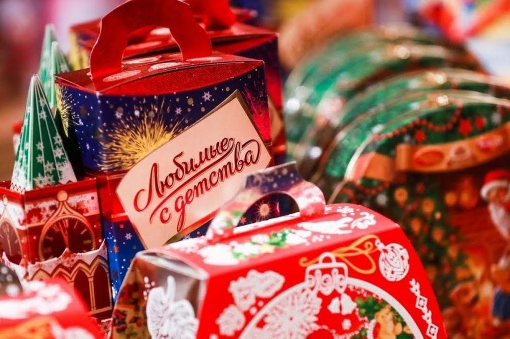 Почти 140 тысяч новогодних подарков поступят в детсады и школы Нижнего Новгорода
