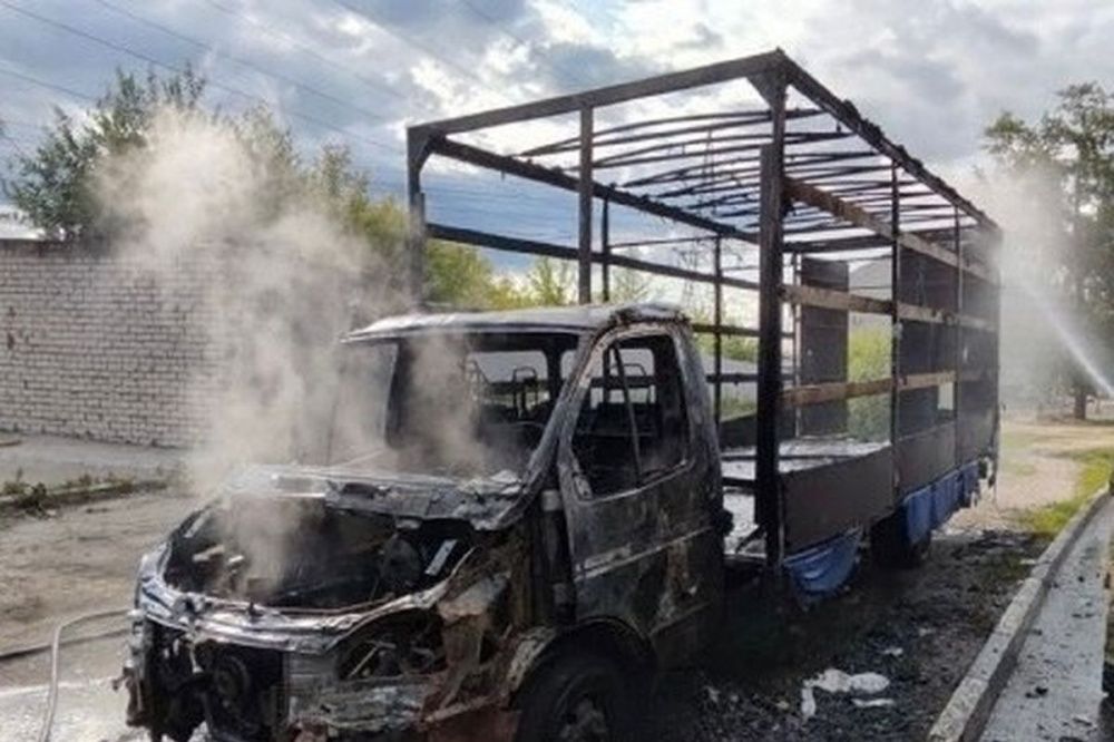 «ГАЗель» сгорела на улице Акимова в Нижнем Новгороде 22 июня