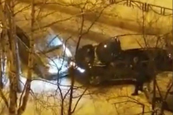 Нижегородский водитель «пошел на таран» за парковочное место