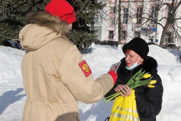 Юнармейцы Дзержинска организовали акцию «Километр красоты»