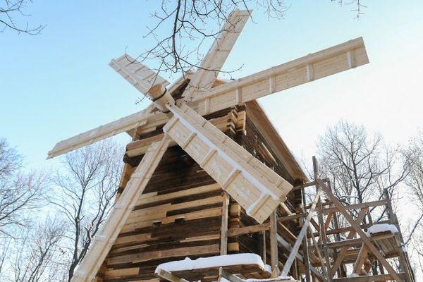 На Щёлоковском хуторе уникальной мельнице вернули исторический облик