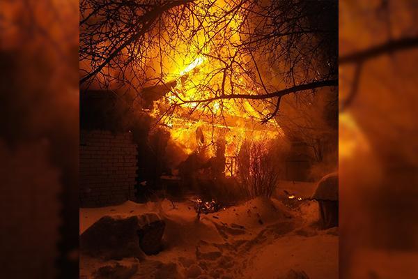 Два человека погибли при пожарах в Нижегородской области 17 февраля