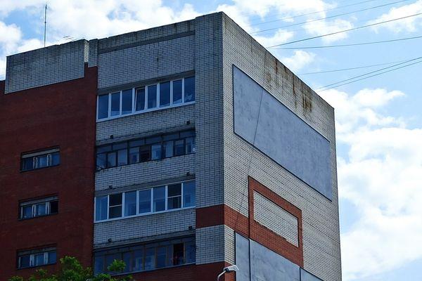 Стену многоэтажки в Кстове утеплили после вмешательства ГЖИ