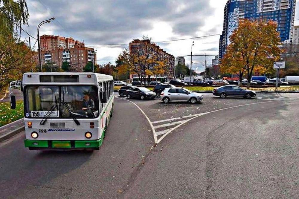 Парковку на островках безопасности запретят в российских городах в 2021 году