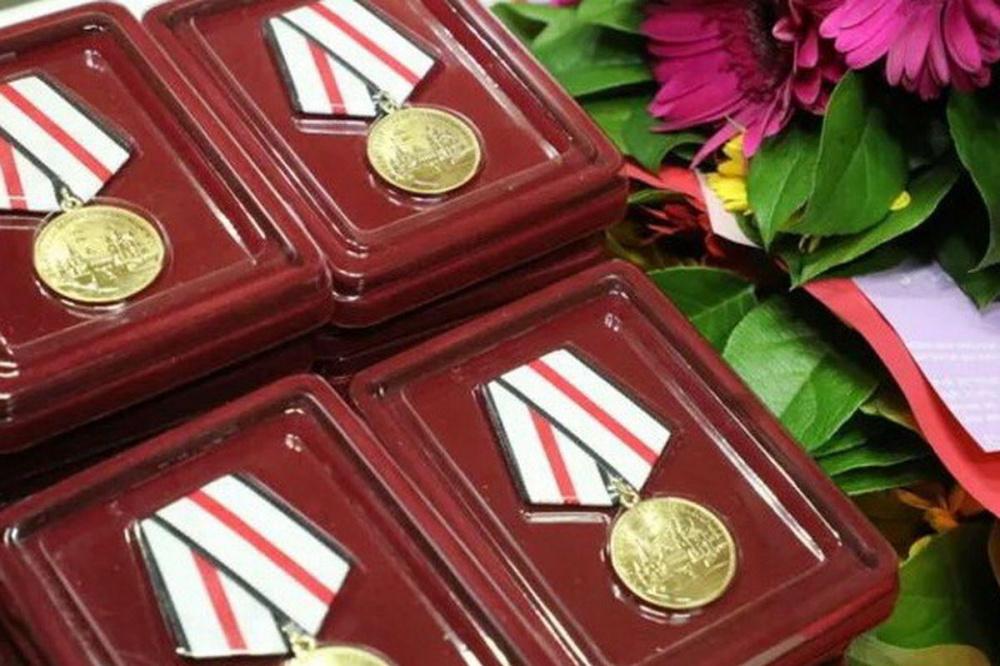Медали «В память 800-летия Нижнего Новгорода» продаются за 590 рублей