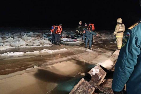 Спасатели сняли девочку со льда в Кстовском районе