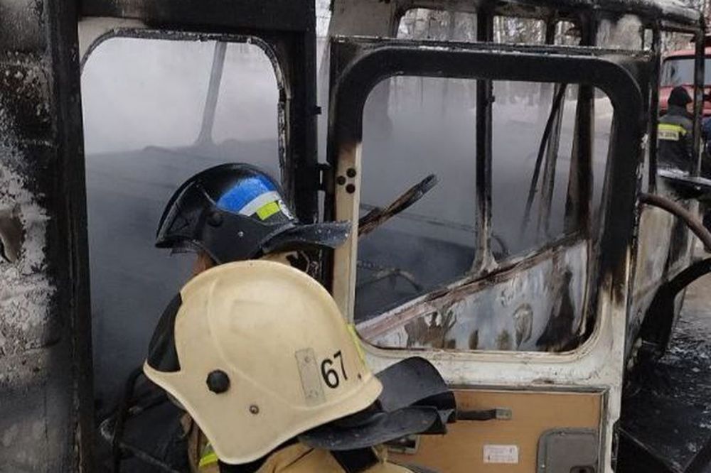 Ритуальный автобус загорелся в день похорон в Борском районе 16 января