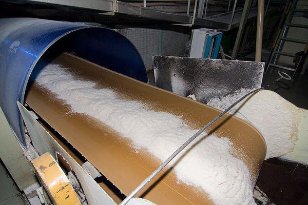 Фото Правда или нет: поставщики приостановили продажу сахарного песка магазинам в России - Новости Живем в Нижнем