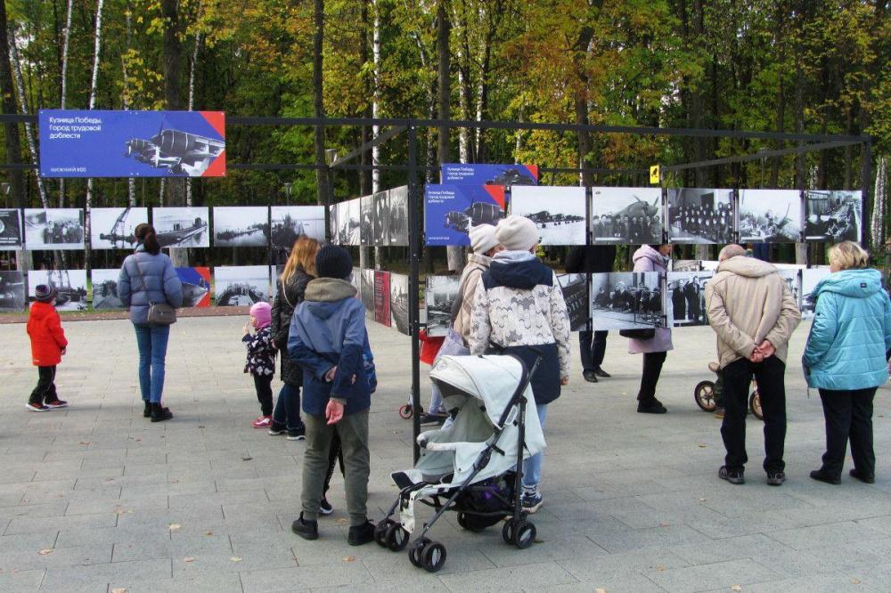 Фото Разгоромленную фотовыставку в честь ветеранов перенесли в парк «Швейцария» - Новости Живем в Нижнем
