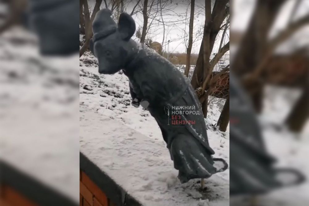 Фигурка мыши-пушкаря вновь пострадала от рук вандалов в Нижнем Новгороде