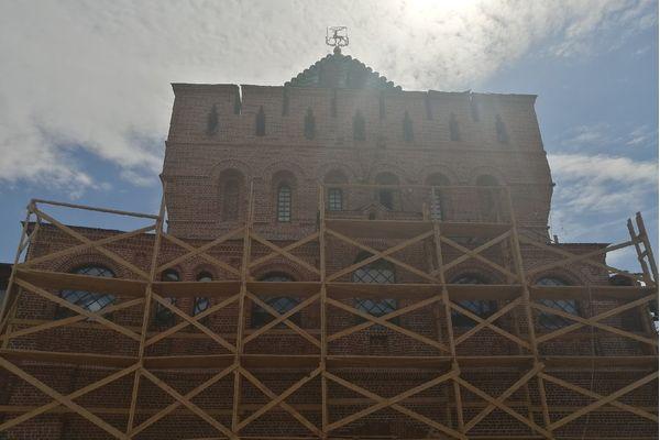 Фото Реставрацию Дмитриевской башни в Нижнем Новгороде завершат до 30 июня - Новости Живем в Нижнем
