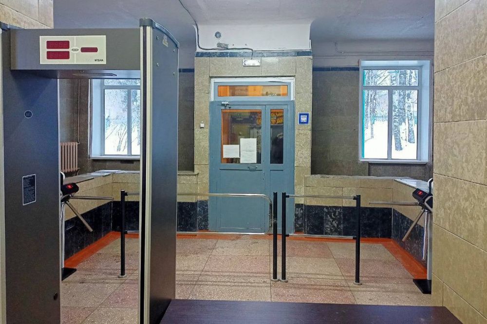 Фото Мэр Нижнего Новгорода Юрий Шалабаев рассказал о системе безопасности в школах города - Новости Живем в Нижнем
