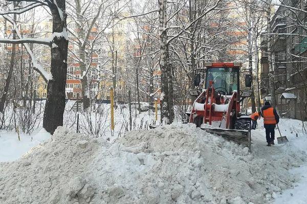 Нижегородские домоуправляющие компании получили более тысячи штрафов за плохую уборку снега