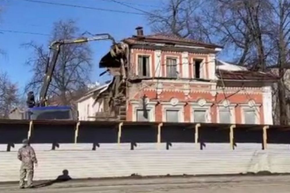 Деконструкция усадьбы Бурмистровых началась в Нижнем Новгороде
