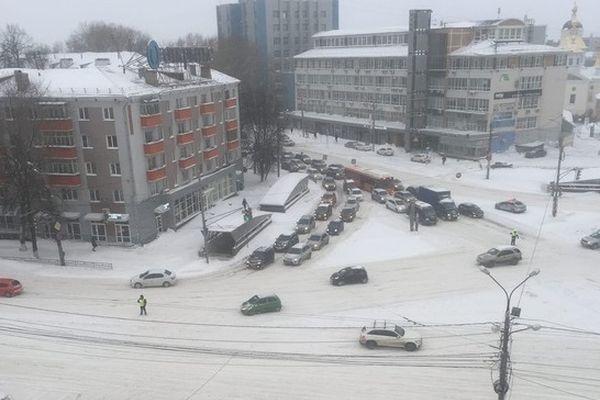 Пробки в 8 баллов образовались в Нижнем Новгороде 26 февраля утром 