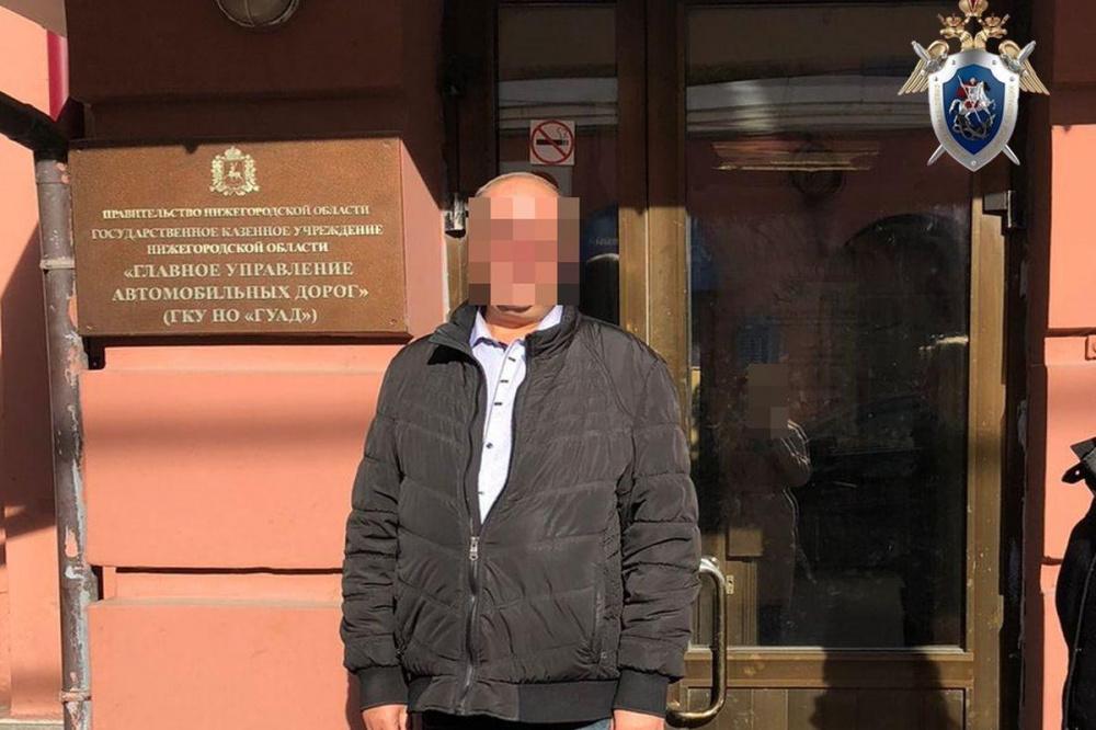 Бывший специалист управления автодорог Нижегородской области задержан за взятку