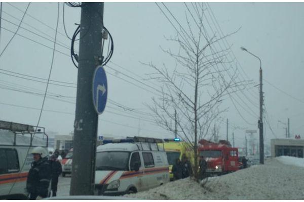 Фото Движение троллейбусов восстановили после взрыва на Мещерском бульваре - Новости Живем в Нижнем