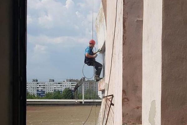 Ремонт фасада здания метрополитена в Нижнем Новгороде выполнен на 75%