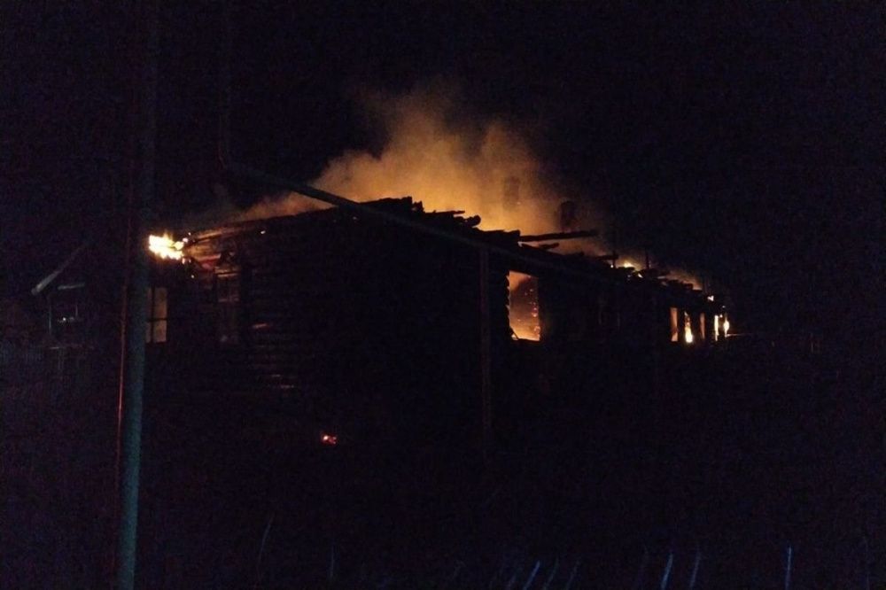 Жилой дом сгорел в Лукояновском районе ночью 8 ноября