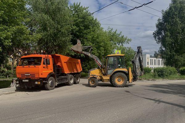 Ремонт участка дороги на улице Сутырина начался в Сормове 