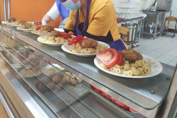 Качество питания проверили в школе №102 в Нижнем Новгороде