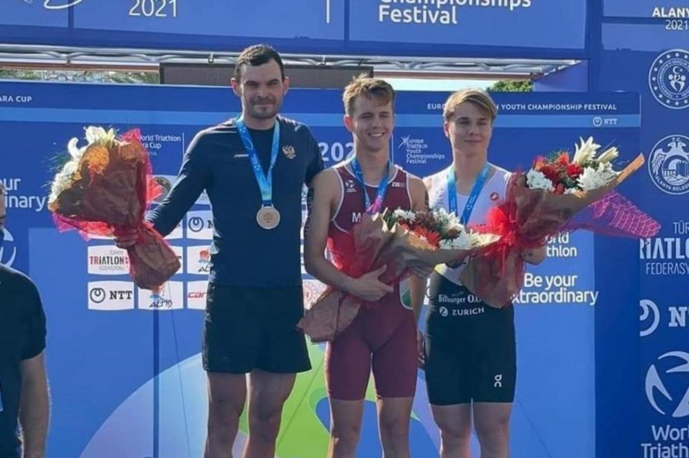 Нижегородец Александр Конышев завоевал серебро на Кубке мира по паратриатлону