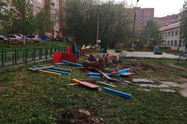Фото Детскую площадку разрушили в центре Нижнего Новгорода - Новости Живем в Нижнем